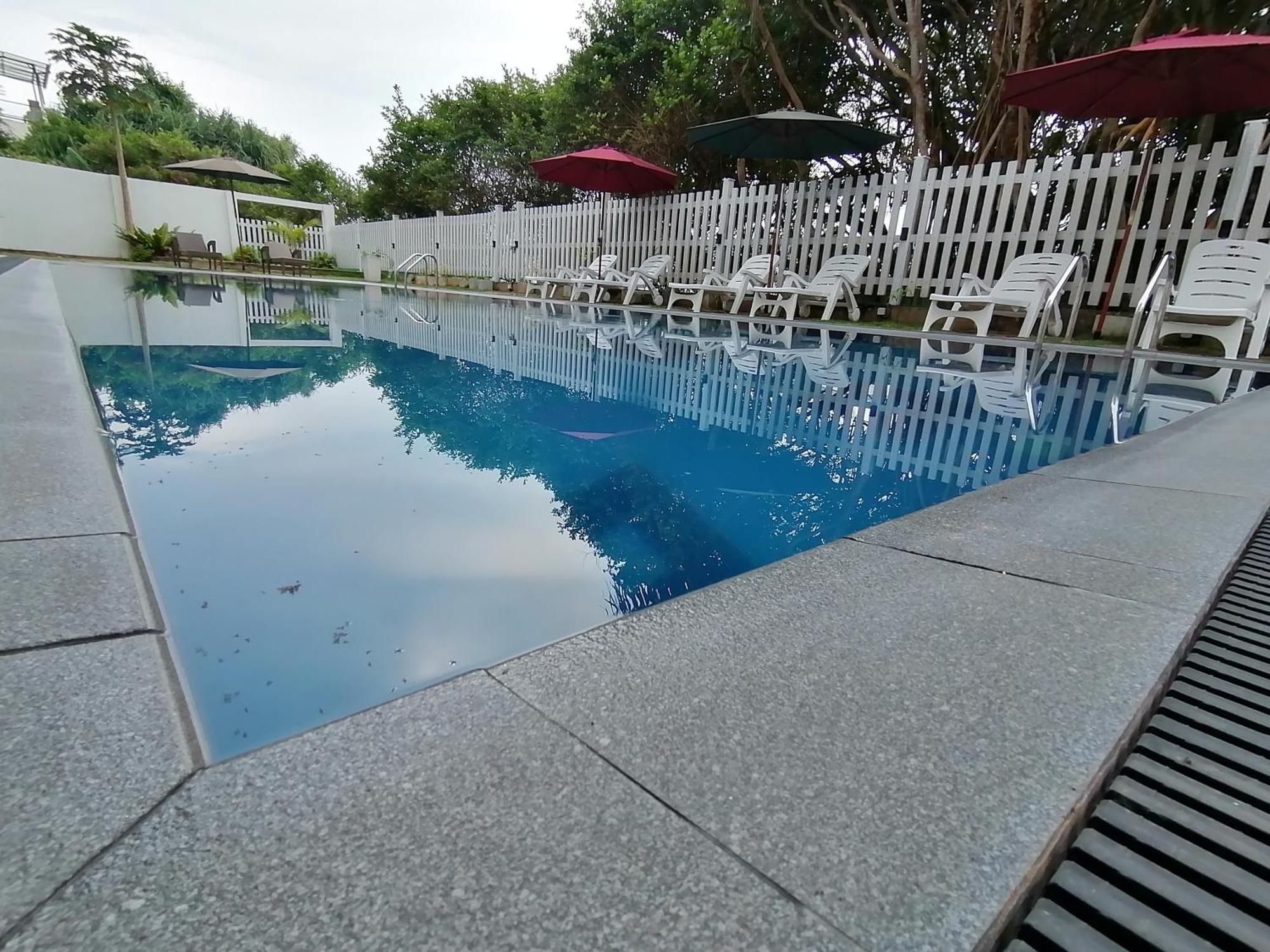 Ara Beach Resort Mirissa Exterior photo
