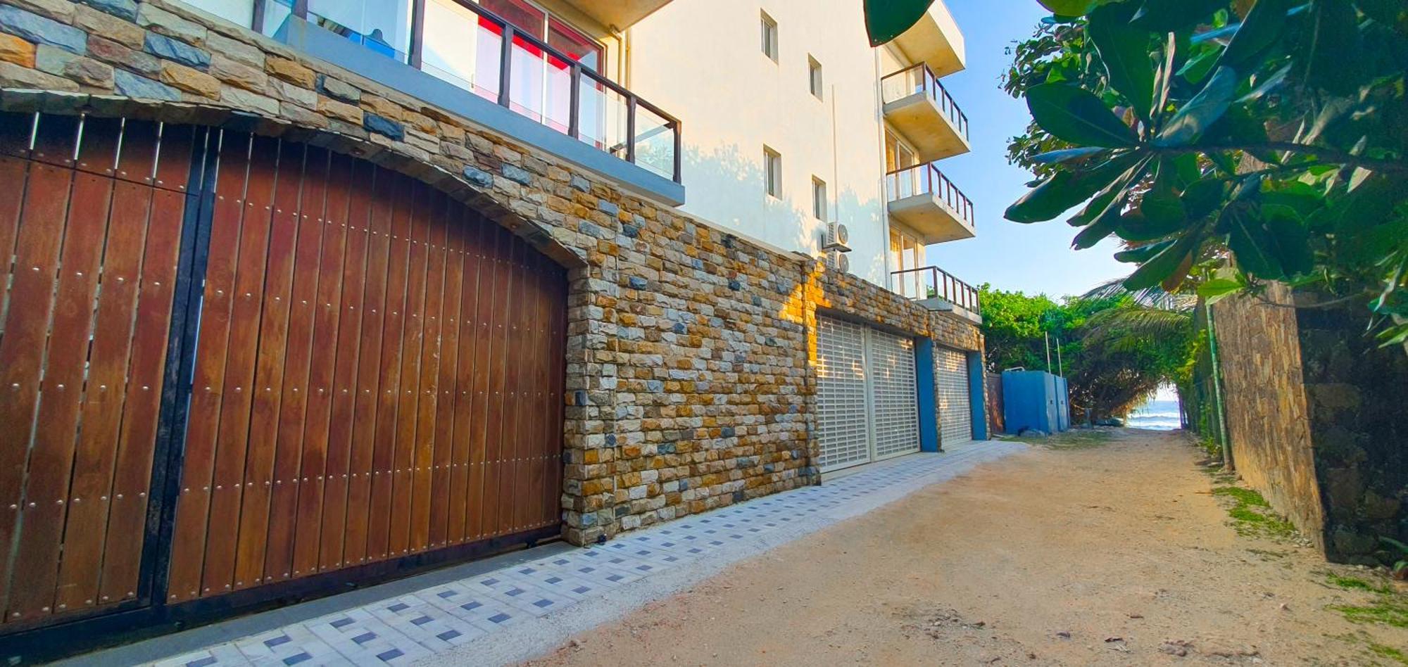 Ara Beach Resort Mirissa Exterior photo
