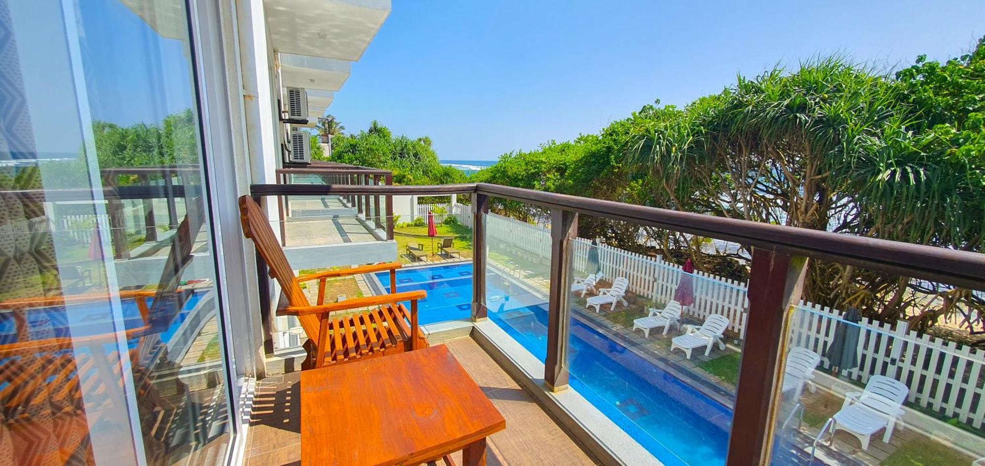 Ara Beach Resort Mirissa Exterior photo